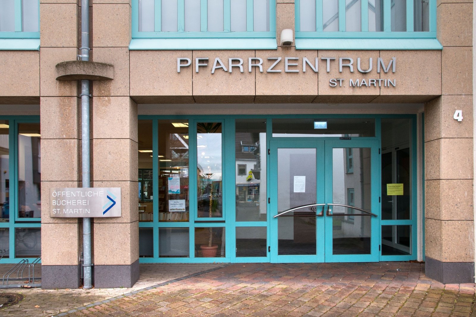 Eingang zur Bücherei, geschlossen (c) Bücherei St. Martin